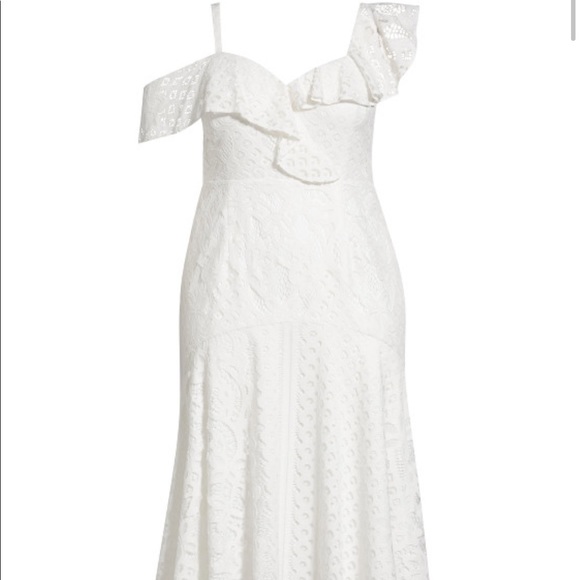 Beautiful White Lace Dress - Picture 3 of 5